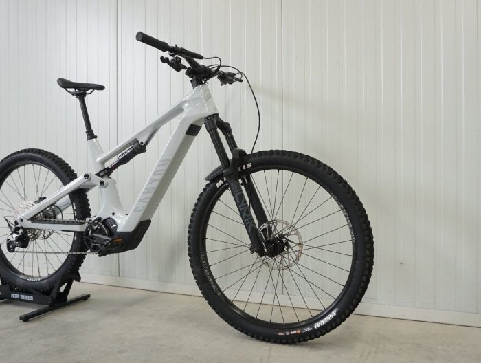 Canyon Spectral:ON CF 7 E-MTB / Fully / 316km / Größe: L