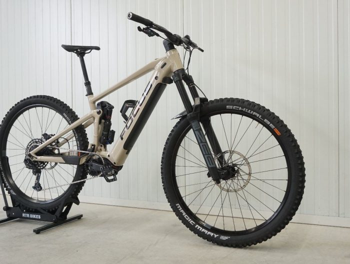 FOCUS SAM2 6.8 / E-MTB / Fully / RockShox / Größe: M
